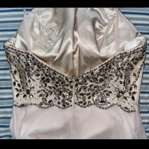 Custom Cream Gown Size 2 - Picture 3 of 9